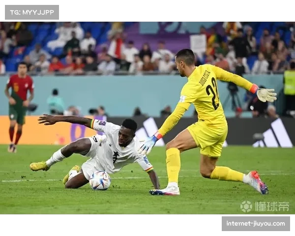 梅纳朱关键解围助力防守，葡萄牙体育半场与艾华卡互交白卷